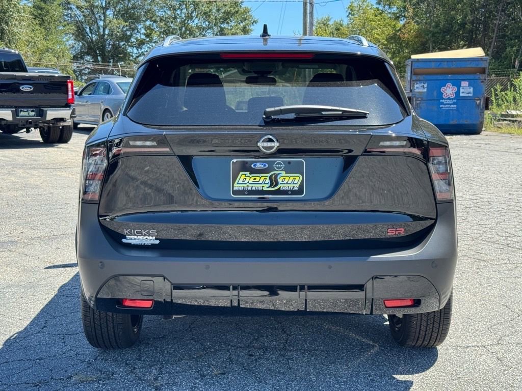 New 2025 Nissan Kicks SR FWD image 4