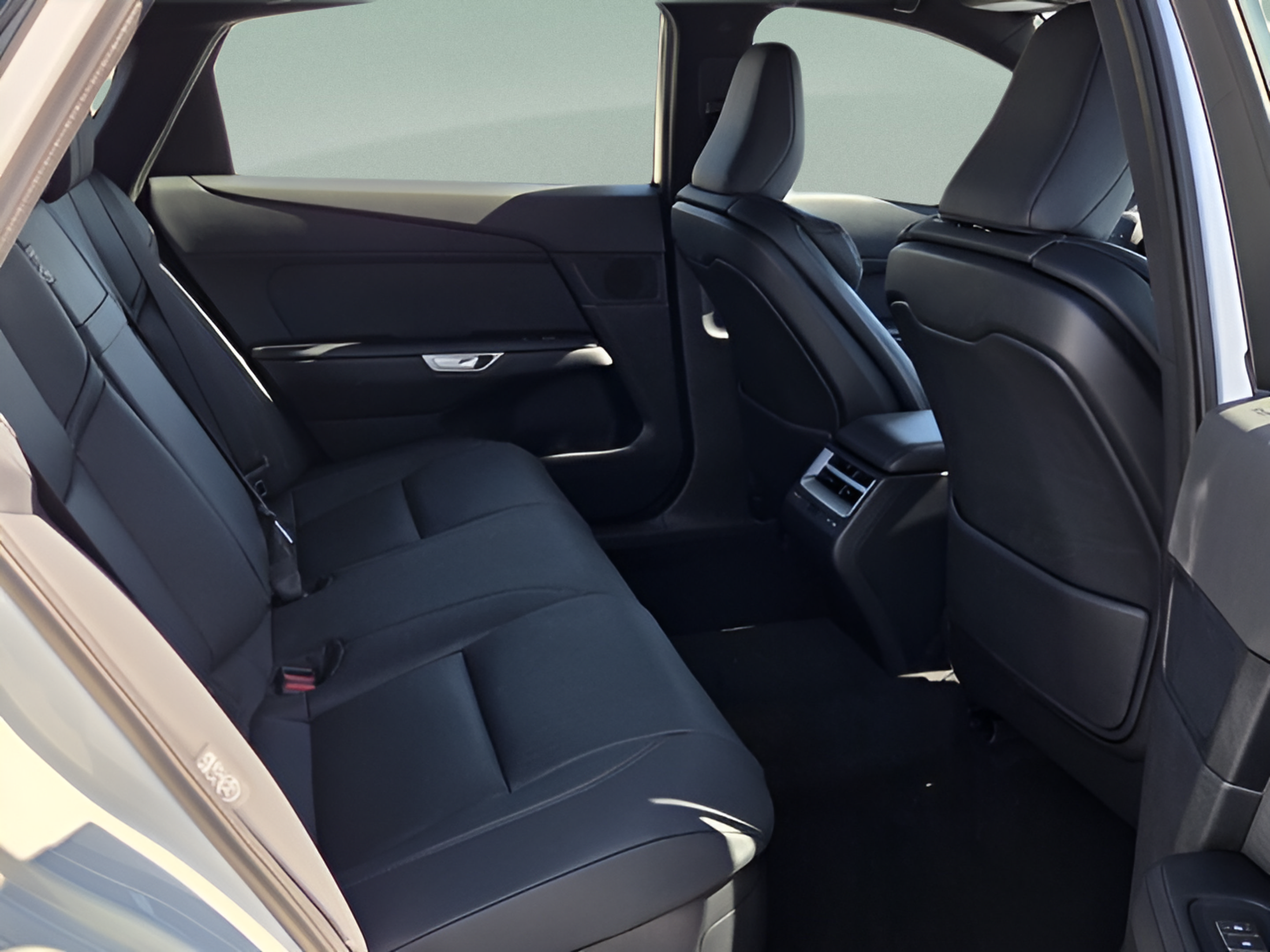 New 2026 Lexus ES 350h FWD image 17