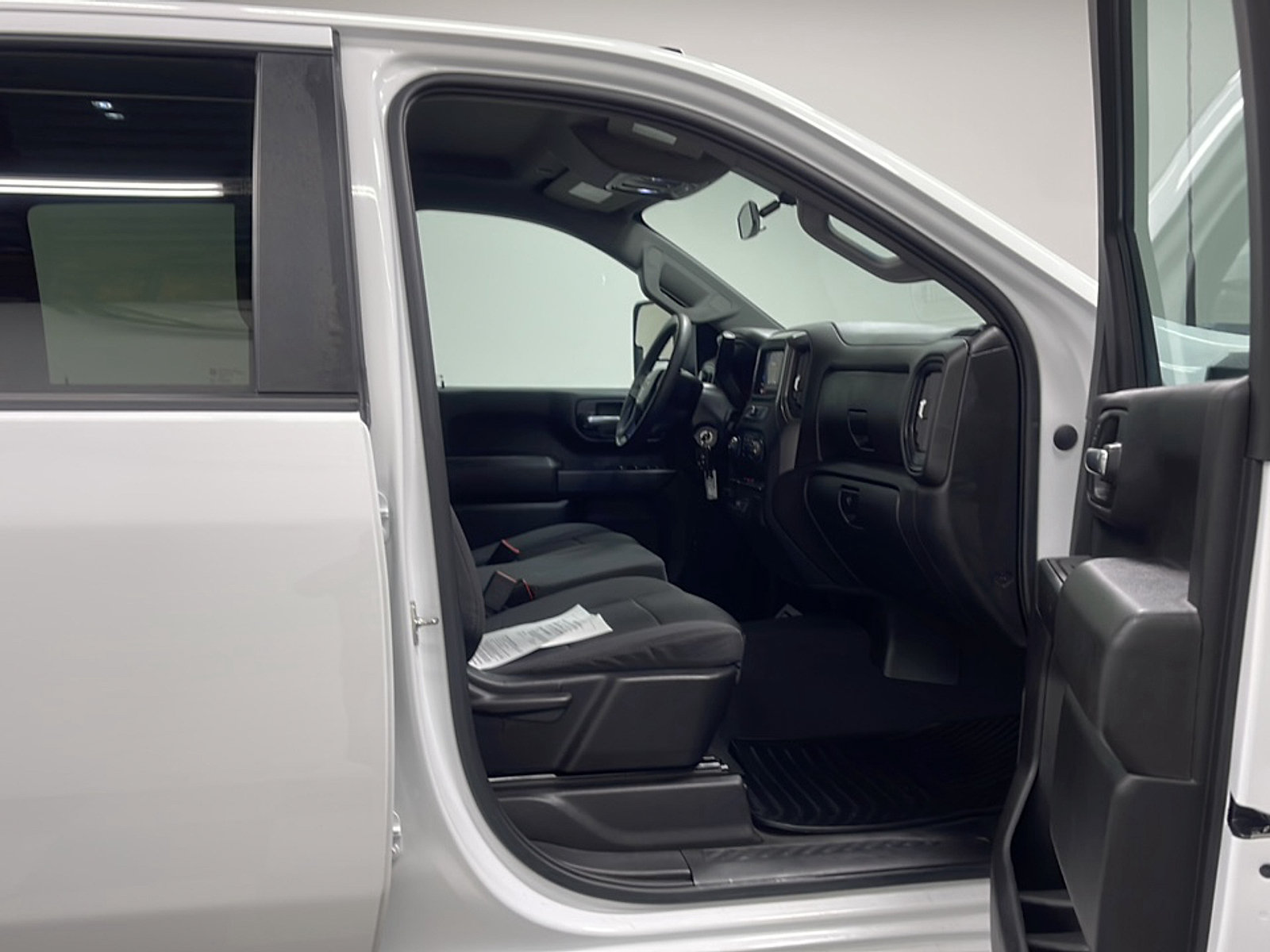 Used 2023 Chevrolet Silverado 2500 Custom w/ Custom Convenience Package AWD/4WD image 19