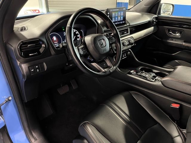 Used 2025 Honda Pilot TrailSport image 19