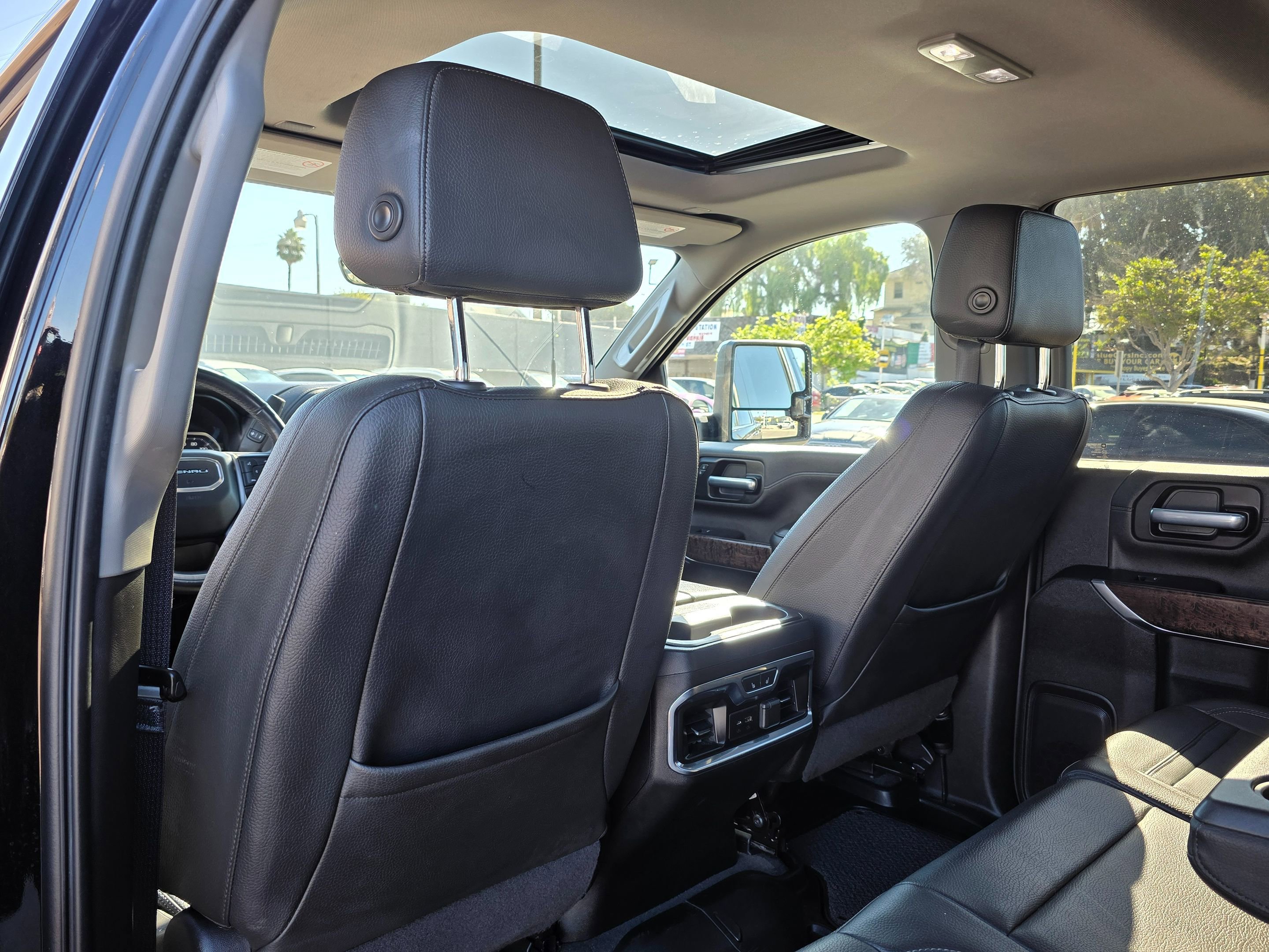 Used 2021 GMC Sierra 3500 Denali w/ Denali Black Diamond Edition AWD/4WD image 27