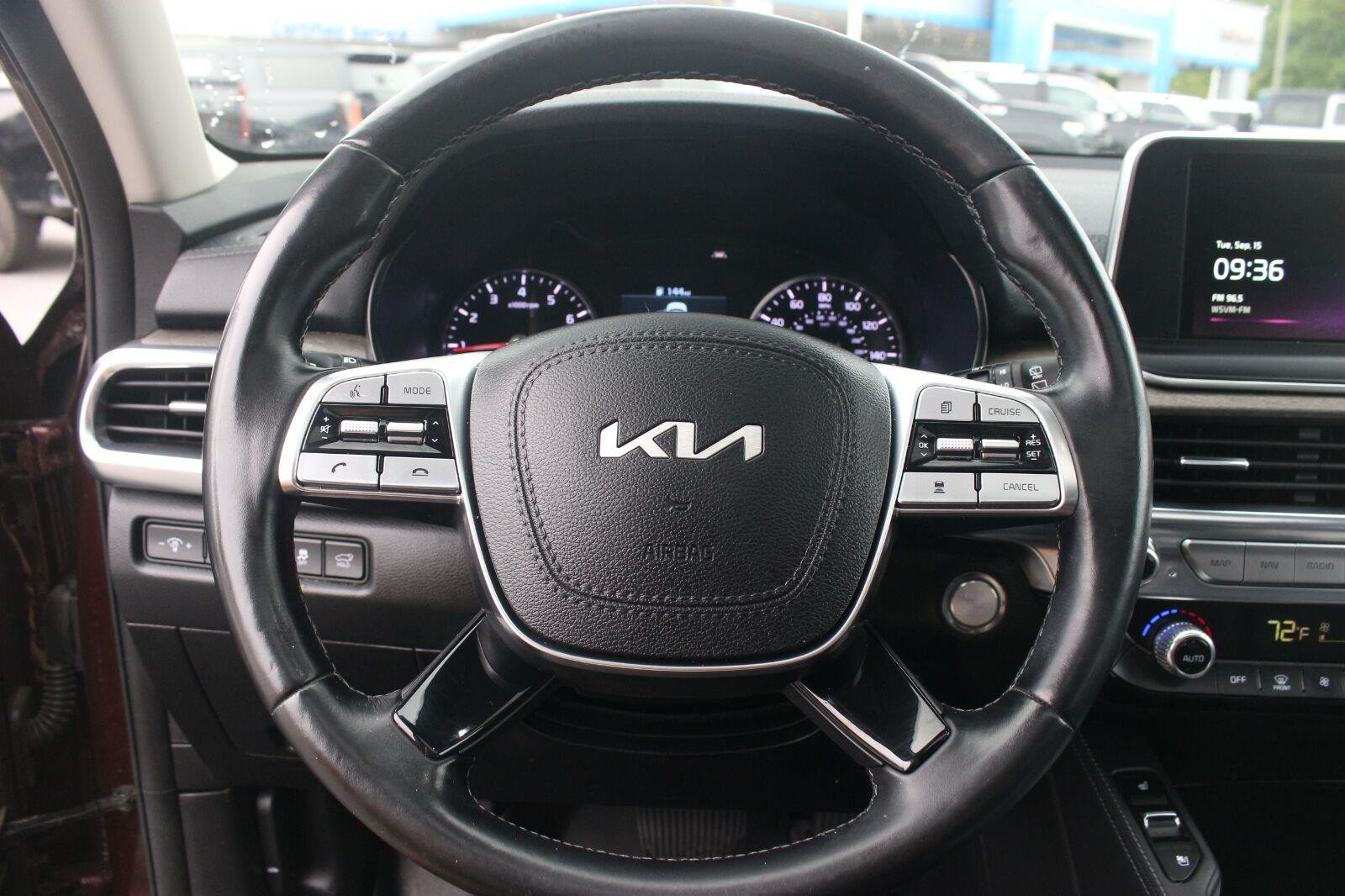 Used 2022 Kia Telluride EX w/ EX Premium Package AWD/4WD image 17