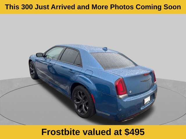 Used 2022 Chrysler 300 Touring w/ Sport Appearance Package RWD image 4