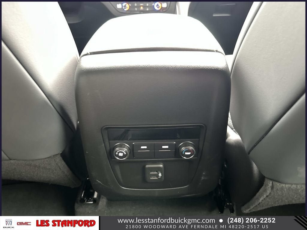 Used 2024 Buick Enclave Essence AWD/4WD image 16
