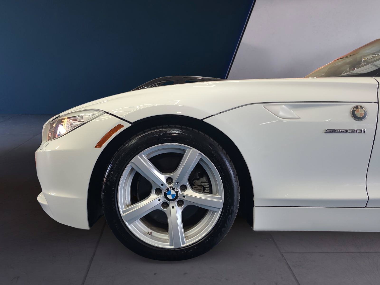 Used 2011 BMW Z4 sDrive30i RWD image 9