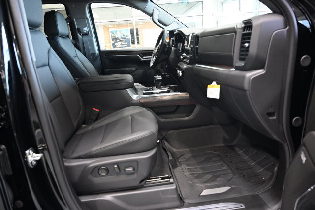 New 2026 GMC Sierra 1500 SLT w/ SLT Premium Package AWD/4WD image 13