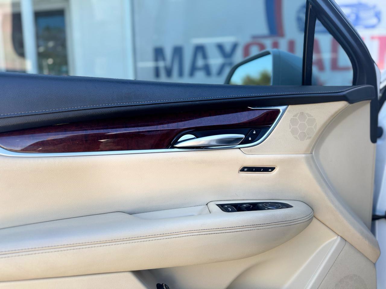 Used 2018 Cadillac XT5 Luxury w/ Driver Awareness Package image 33