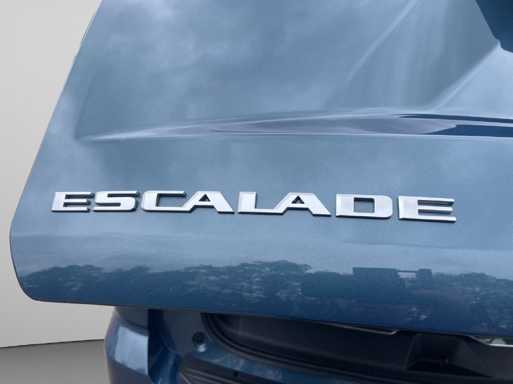 Certified 2025 Cadillac Escalade Premium Luxury Platinum AWD/4WD image 17