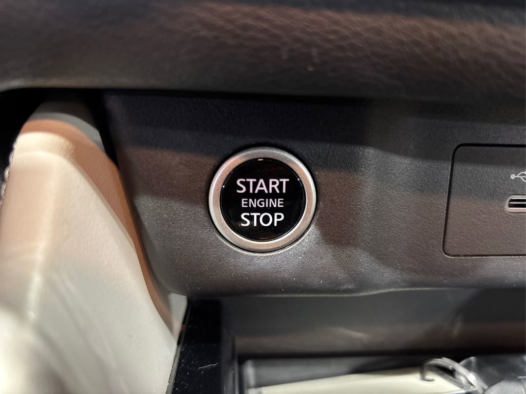 Used 2023 Nissan Rogue SL w/ SL Premium Package image 30