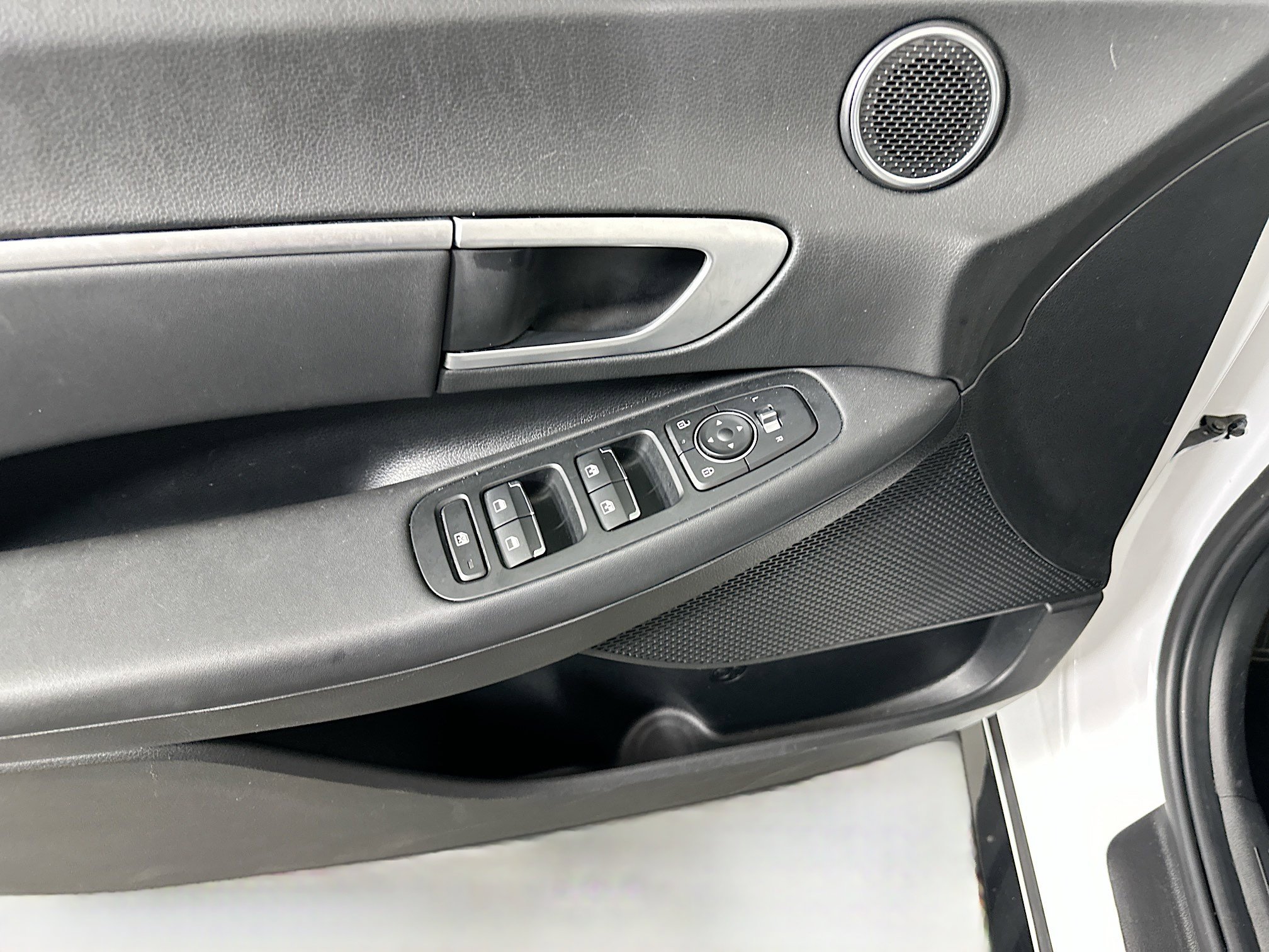 Used 2025 Hyundai Sonata SEL FWD image 15