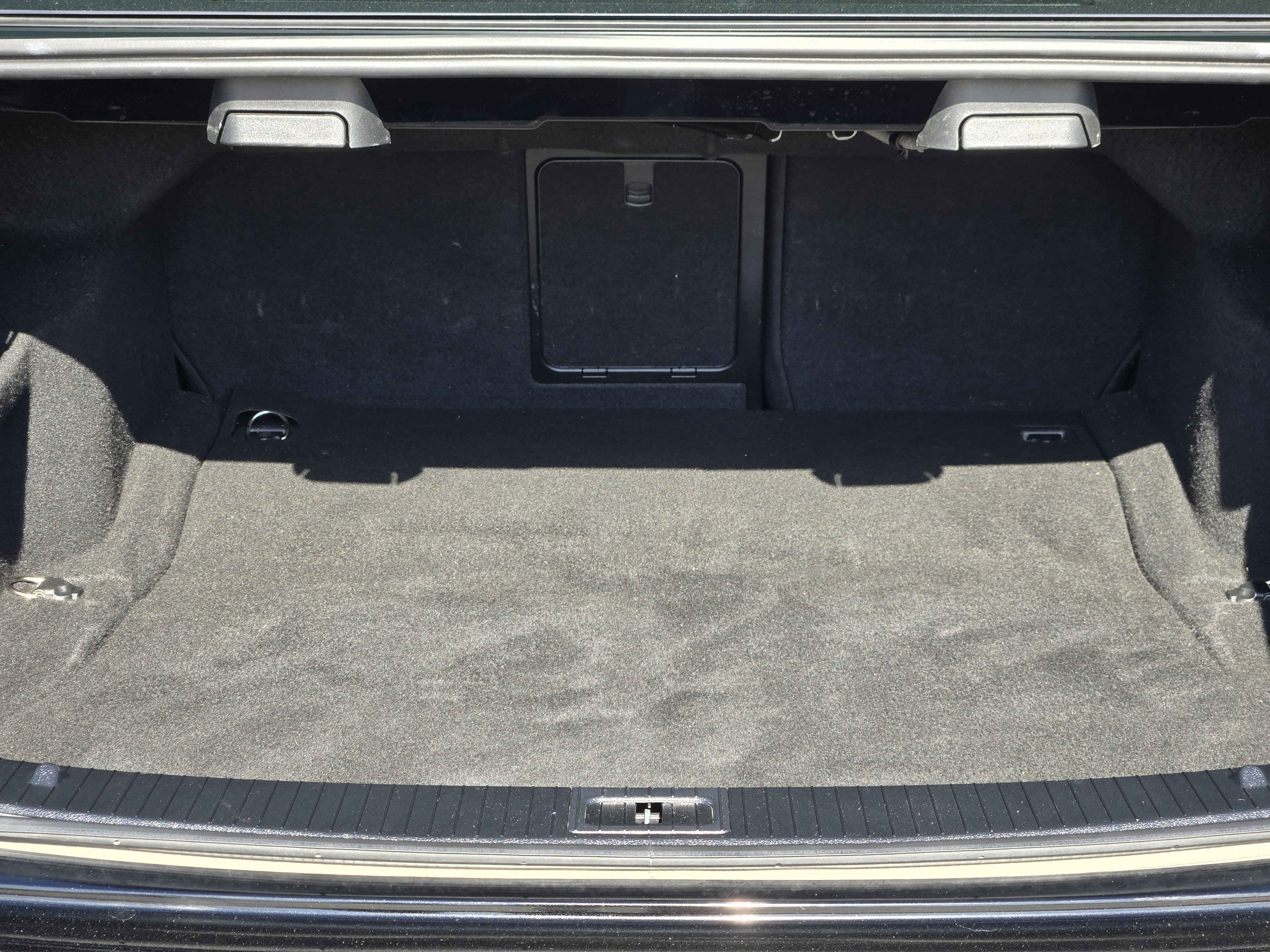 Used 2015 Mercedes-Benz E 350 Sedan image 36