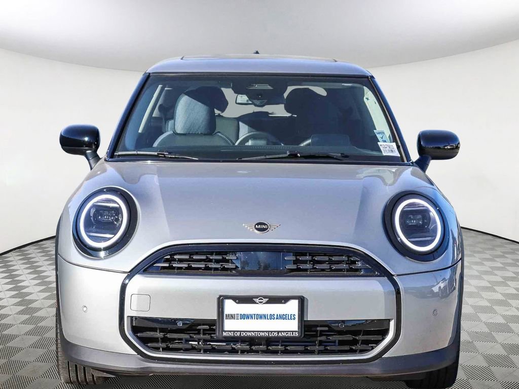 Used 2025 MINI Cooper 2-Door Hardtop image 2