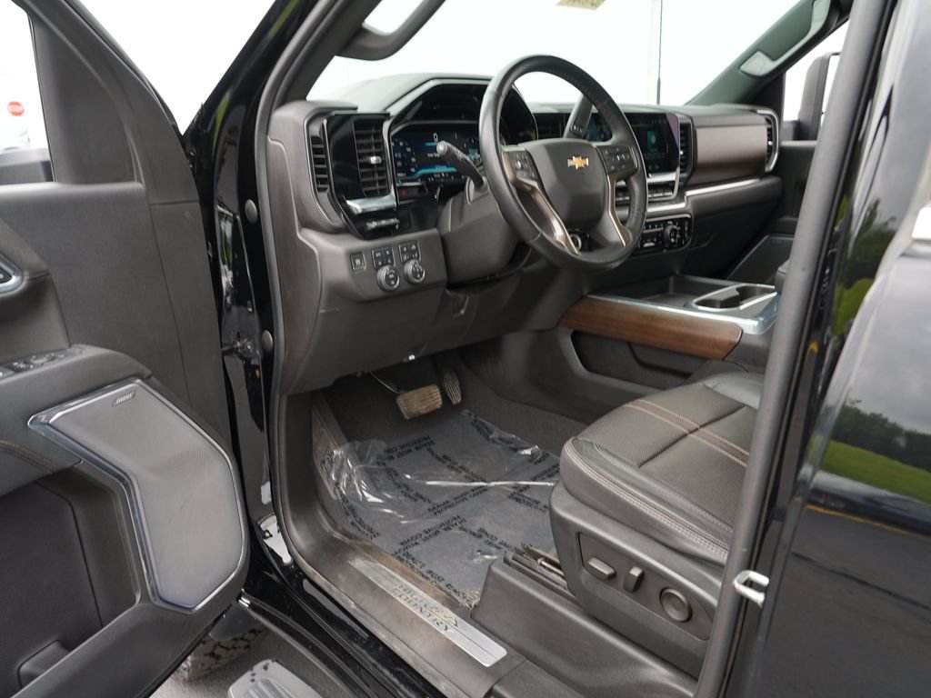 Used 2024 Chevrolet Silverado 3500 High Country w/ High Country Premium Package AWD/4WD image 13