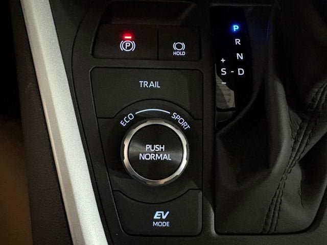 Certified 2025 Toyota RAV4 LE AWD/4WD image 11