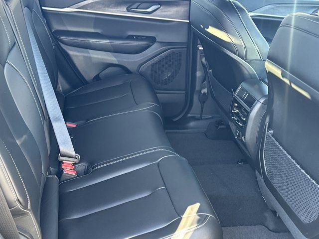 New 2025 Jeep Grand Cherokee Limited image 15