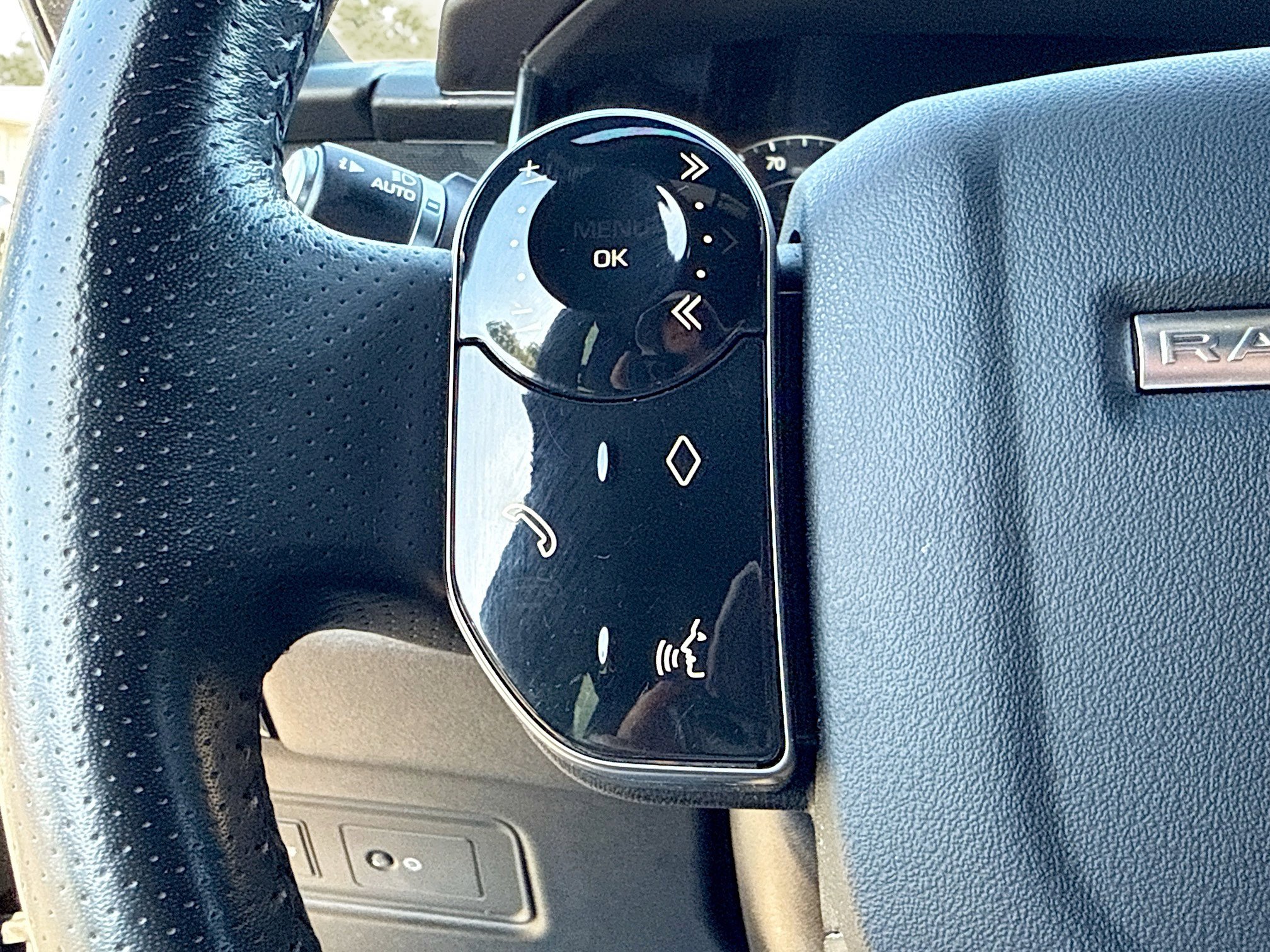 Used 2019 Land Rover Range Rover Sport HSE image 37