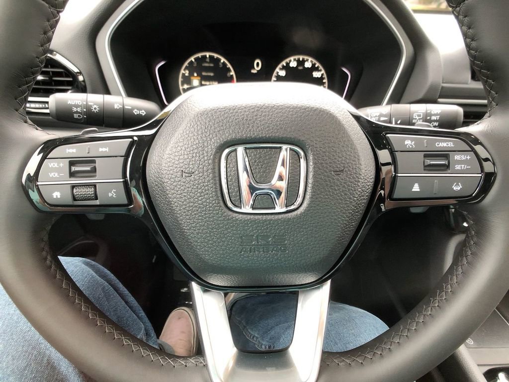 New 2025 Honda Pilot Touring image 15