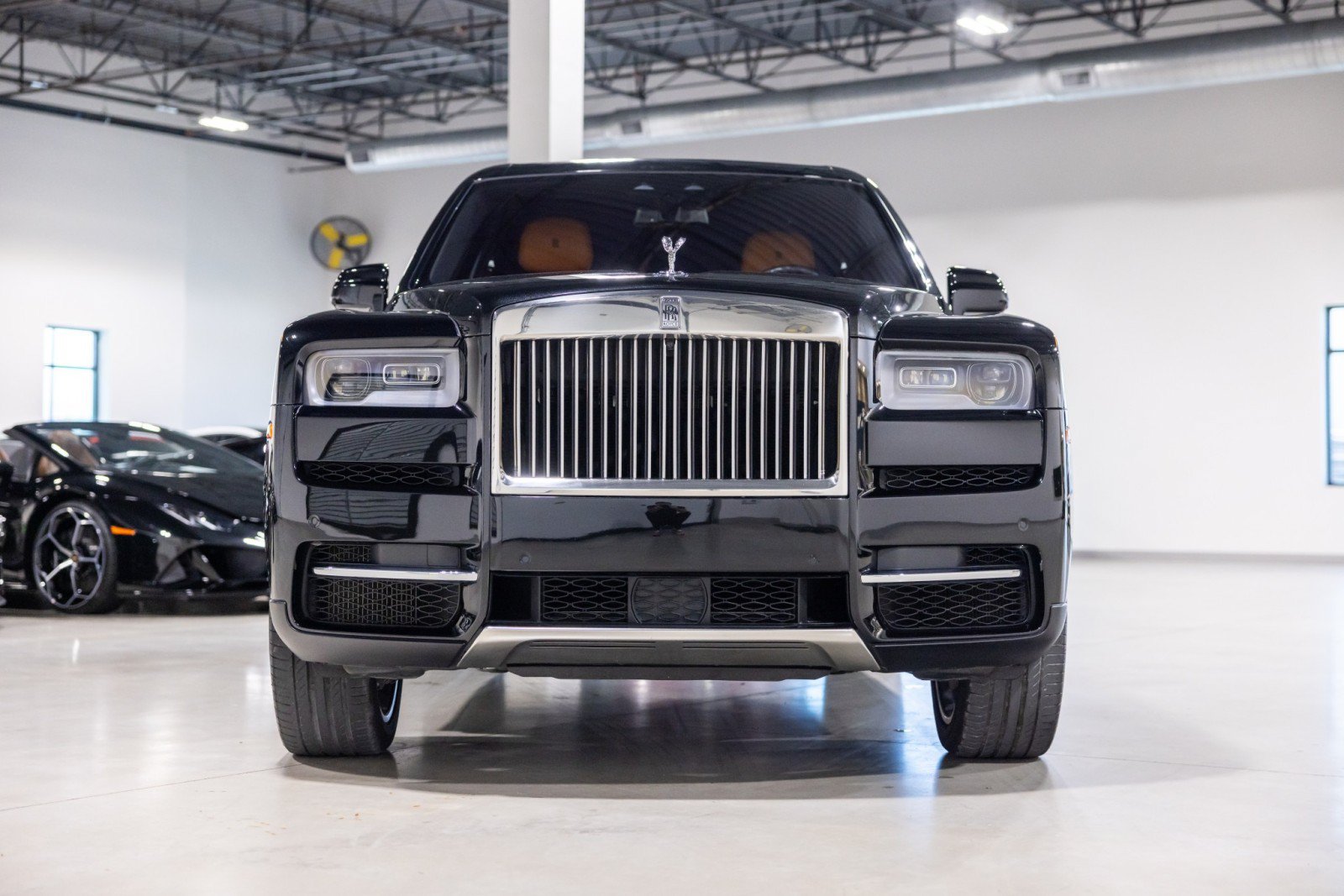 Used 2022 Rolls-Royce Cullinan AWD/4WD image 2