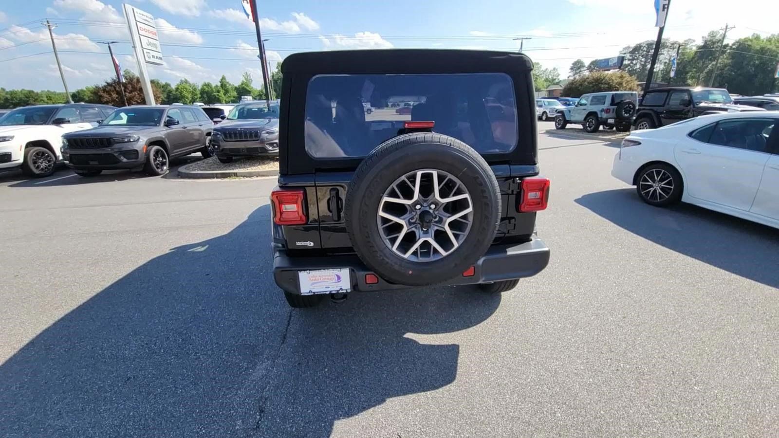 Used 2024 Jeep Wrangler Unlimited Sahara w/ Safety Group AWD/4WD image 9