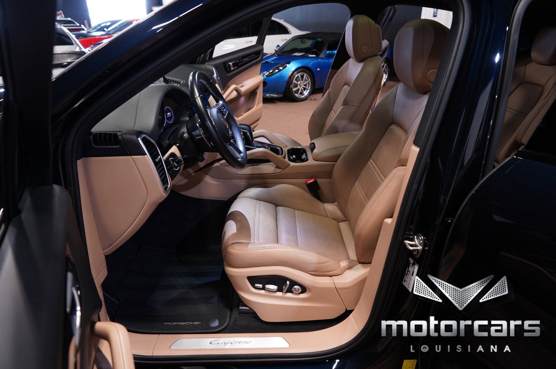 Used 2021 Porsche Cayenne Coupe w/ Premium Package image 23