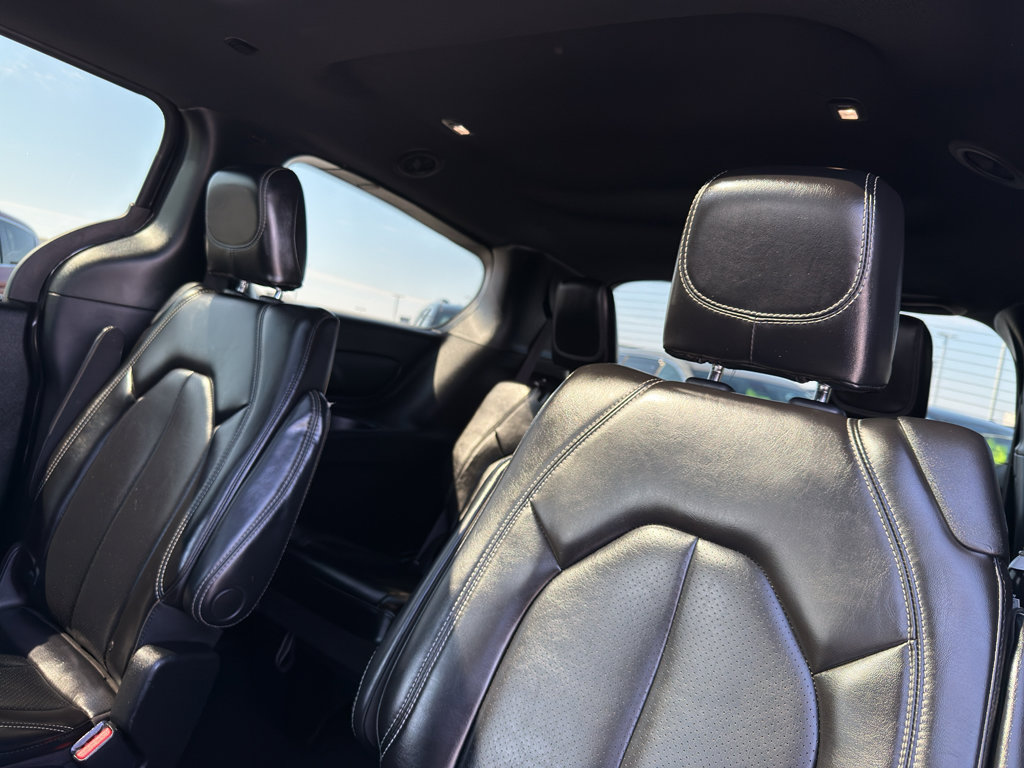 Used 2023 Chrysler Pacifica Touring-L w/ S Appearance Package image 33