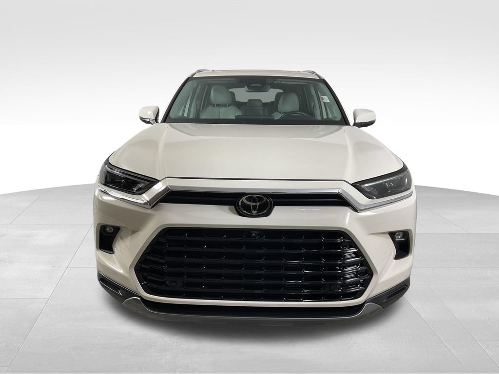 Used 2024 Toyota Grand Highlander AWD image 3