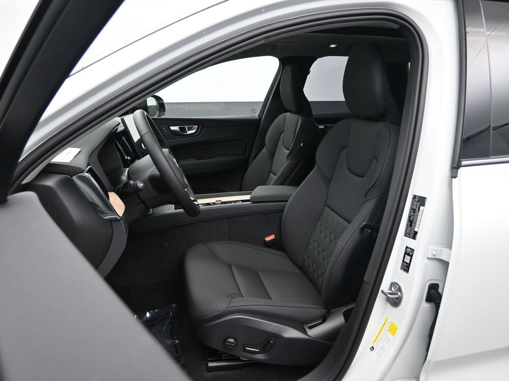 New 2026 Volvo XC60 B5 Plus w/ Climate Package AWD/4WD image 19