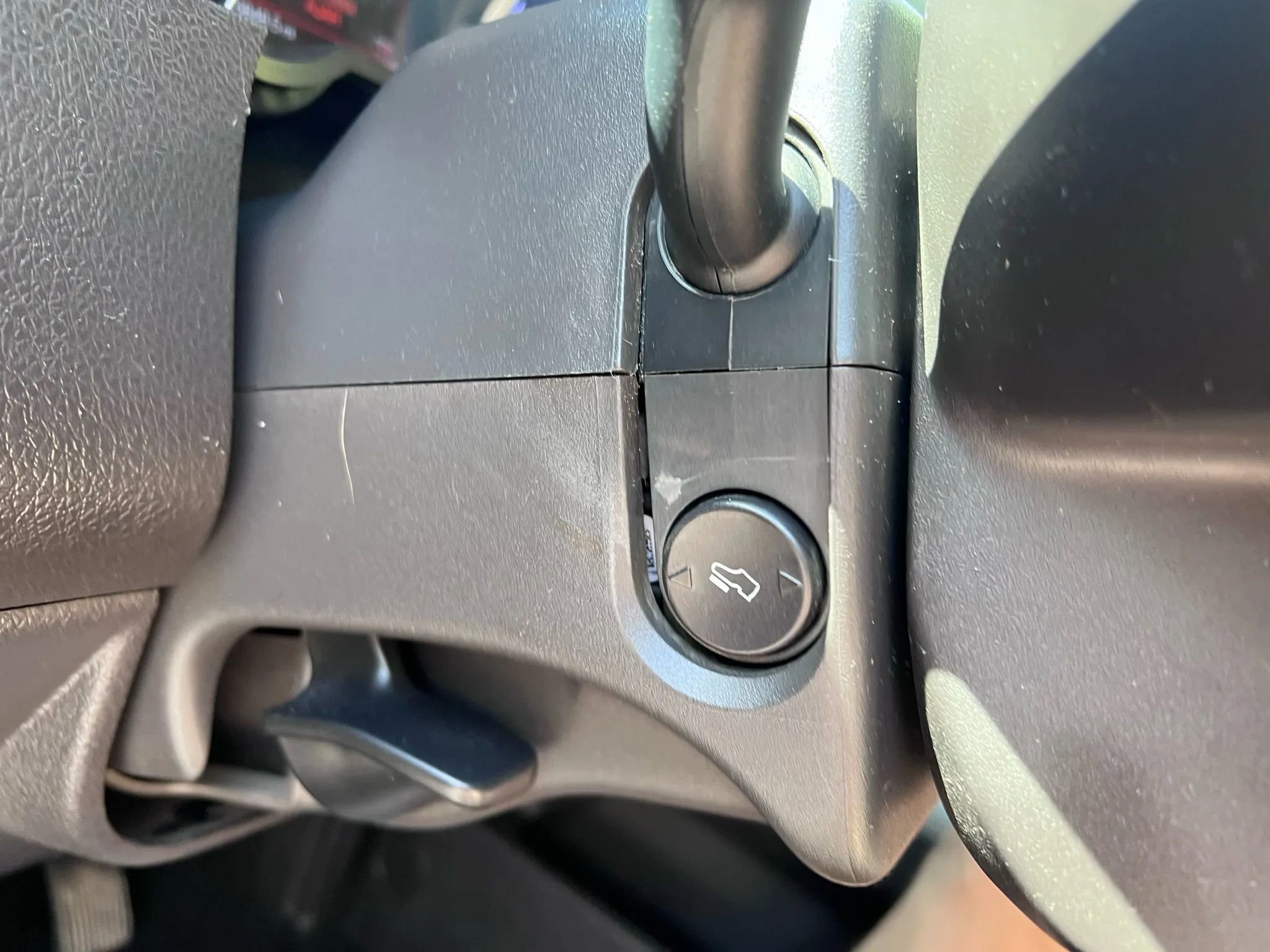 Used 2015 Ford F250 Lariat w/ Lariat Interior Package image 21