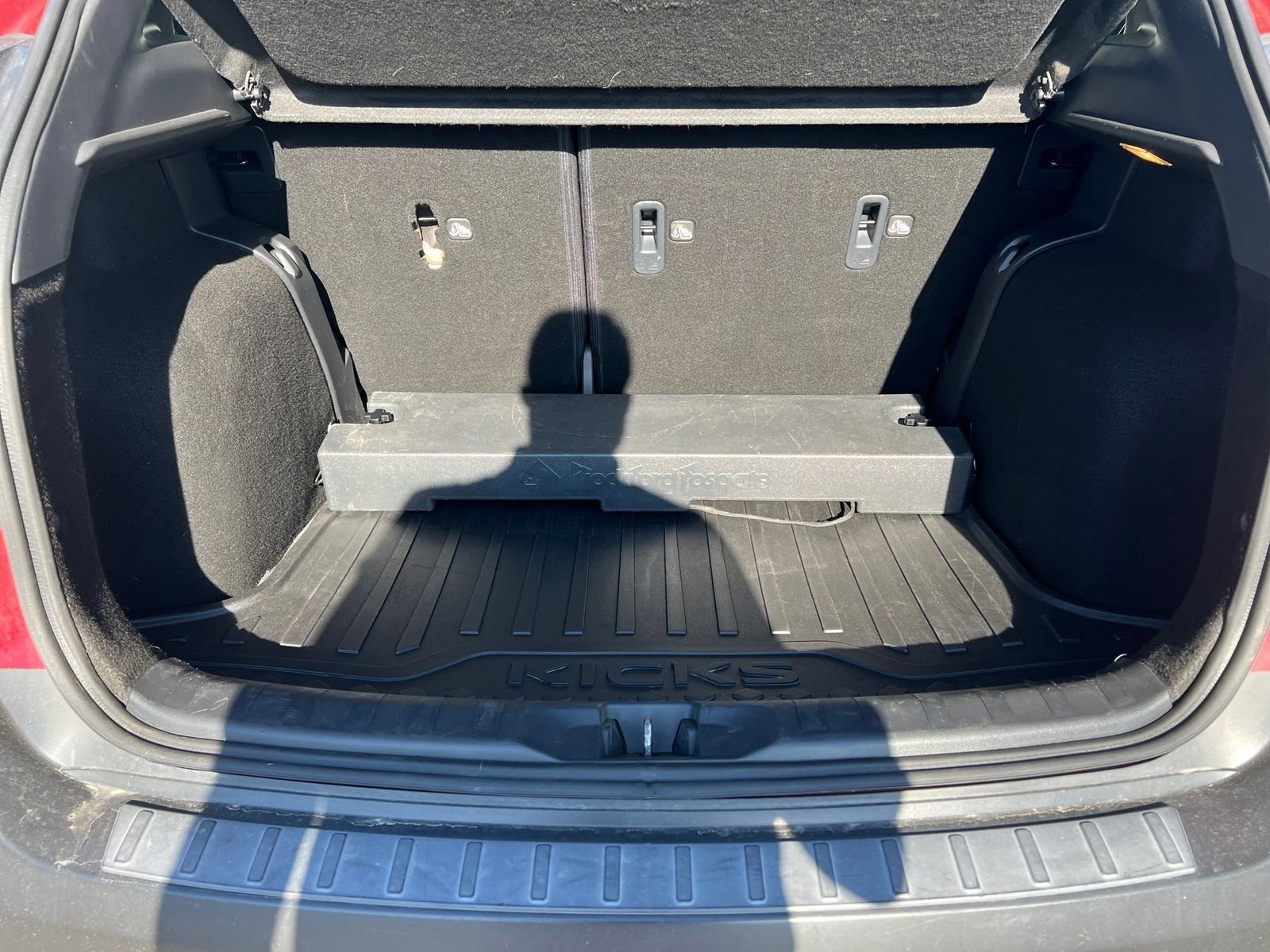 Used 2019 Nissan Kicks SR w/ Interior Electronics Package FWD image 16