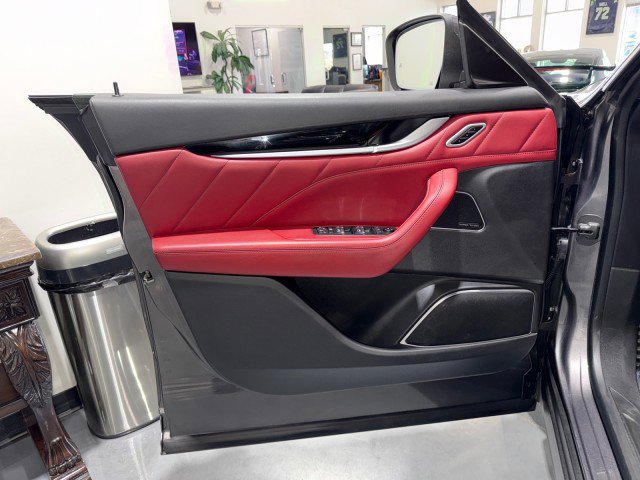 Used 2020 Maserati Levante GranSport image 6