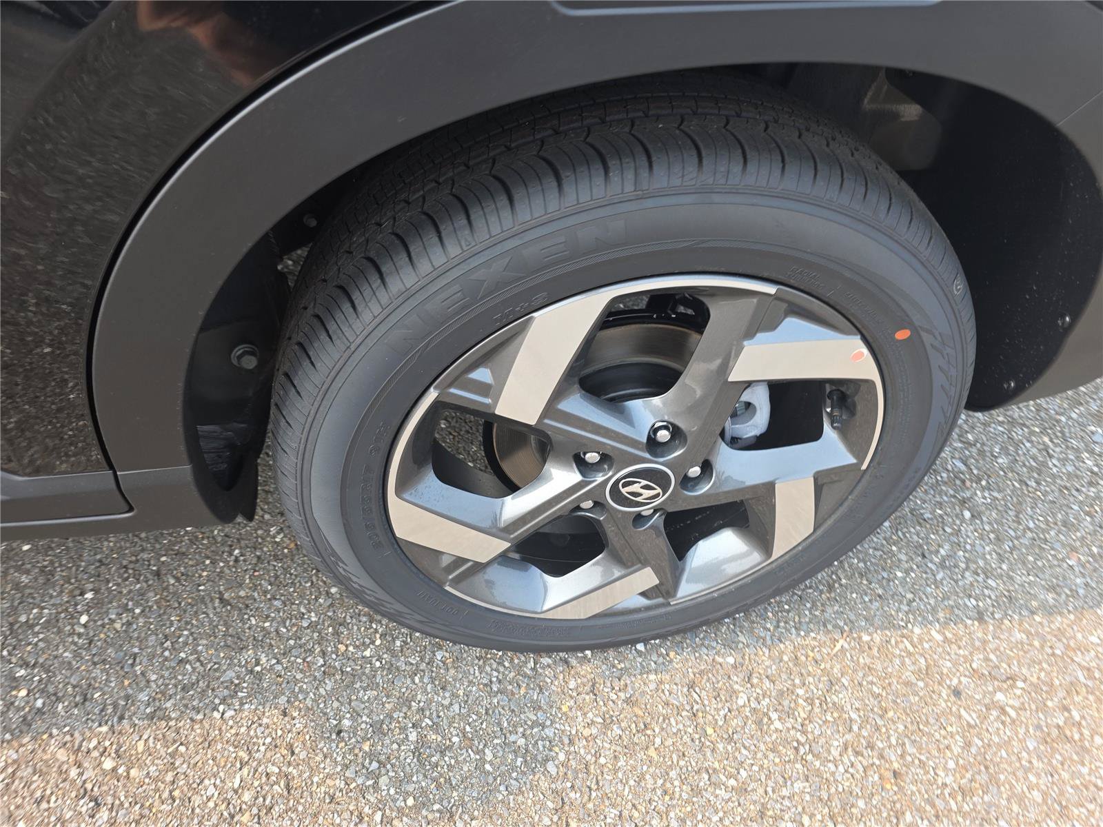 New 2026 Hyundai Venue SEL FWD image 9