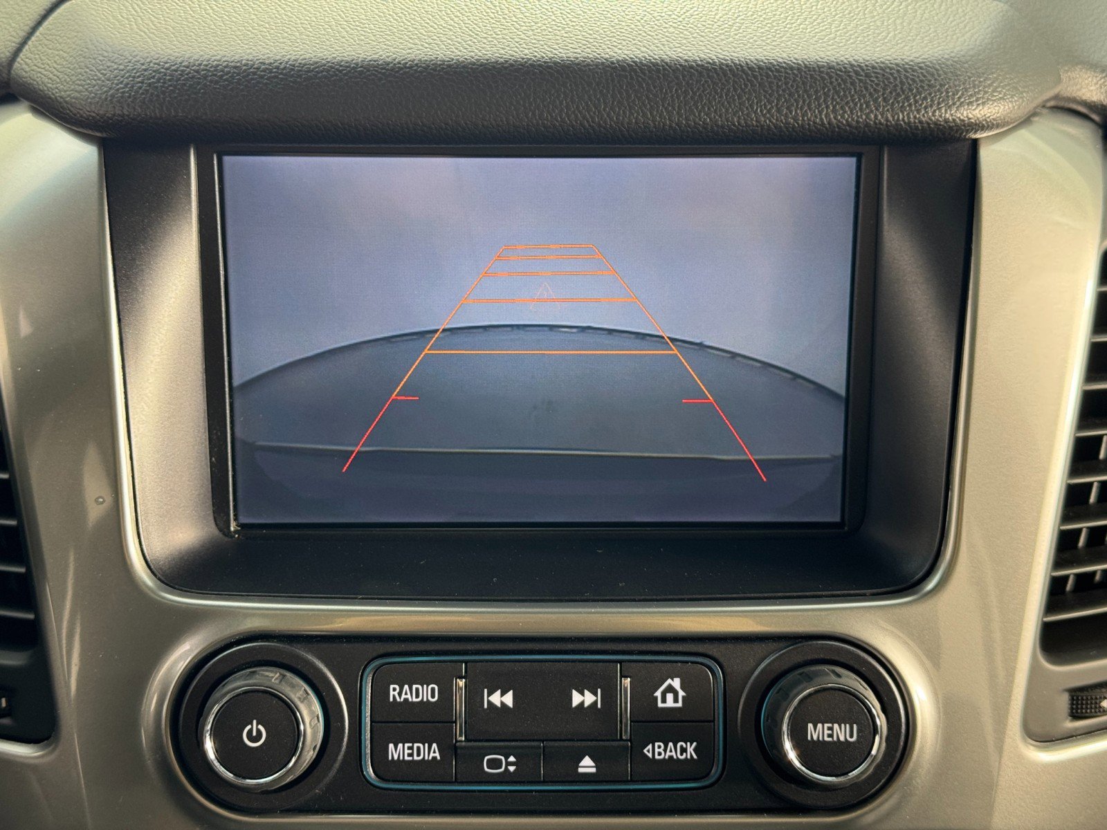 Used 2015 Chevrolet Suburban LTZ RWD image 28