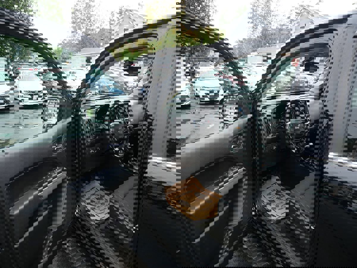 Used 2018 Chevrolet Colorado LT image 9