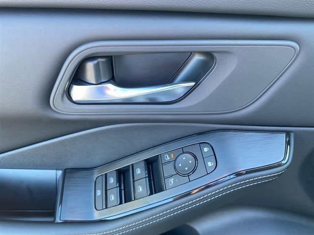 New 2026 Nissan Rogue SV image 10