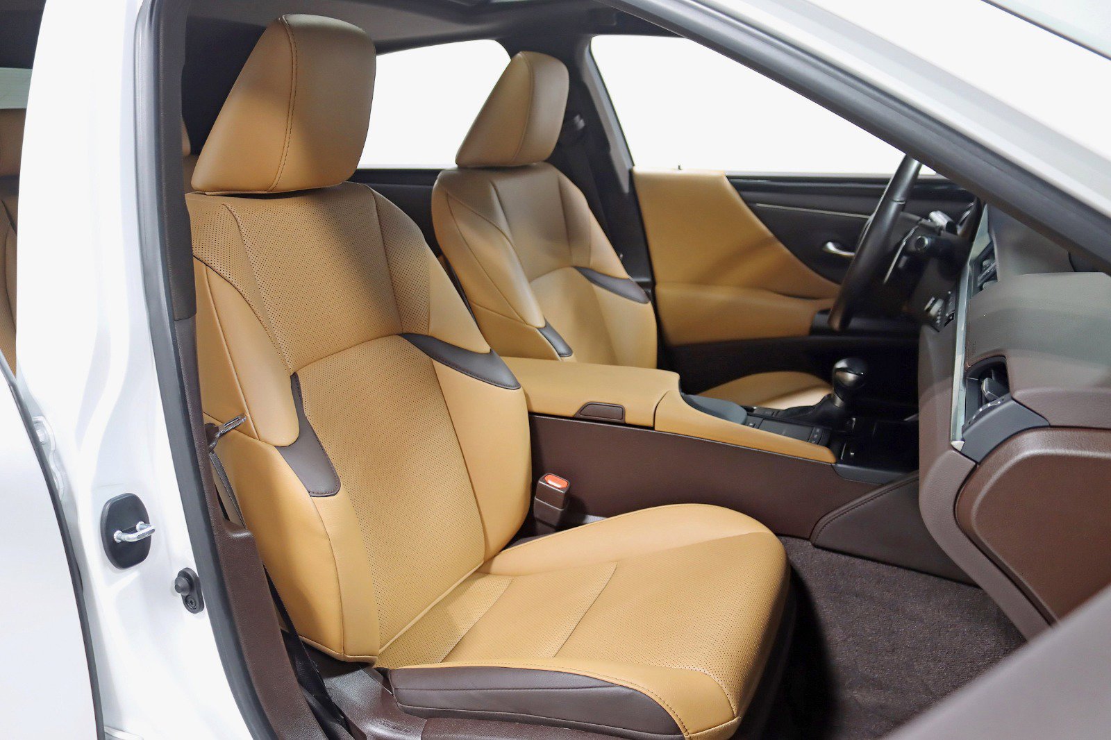 Used 2021 Lexus ES 300h w/ Accessory Package image 25