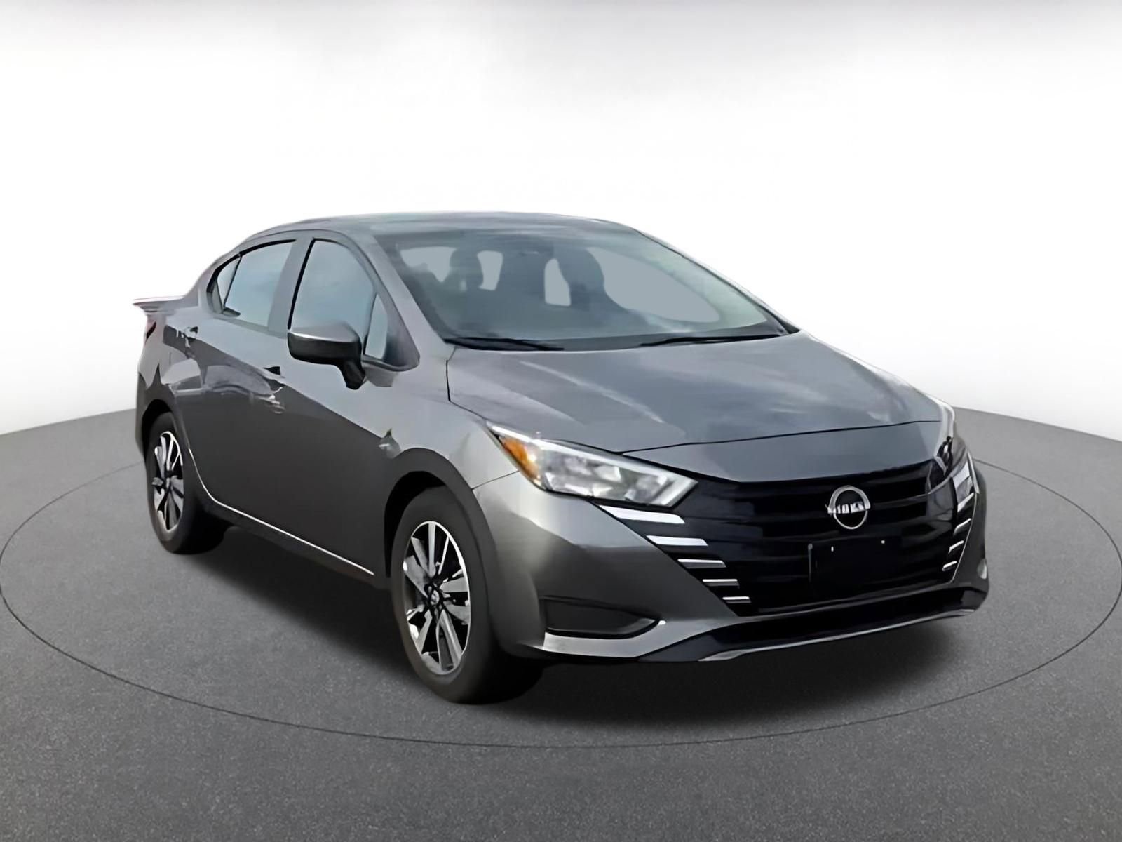 Used 2025 Nissan Versa SV FWD image 3