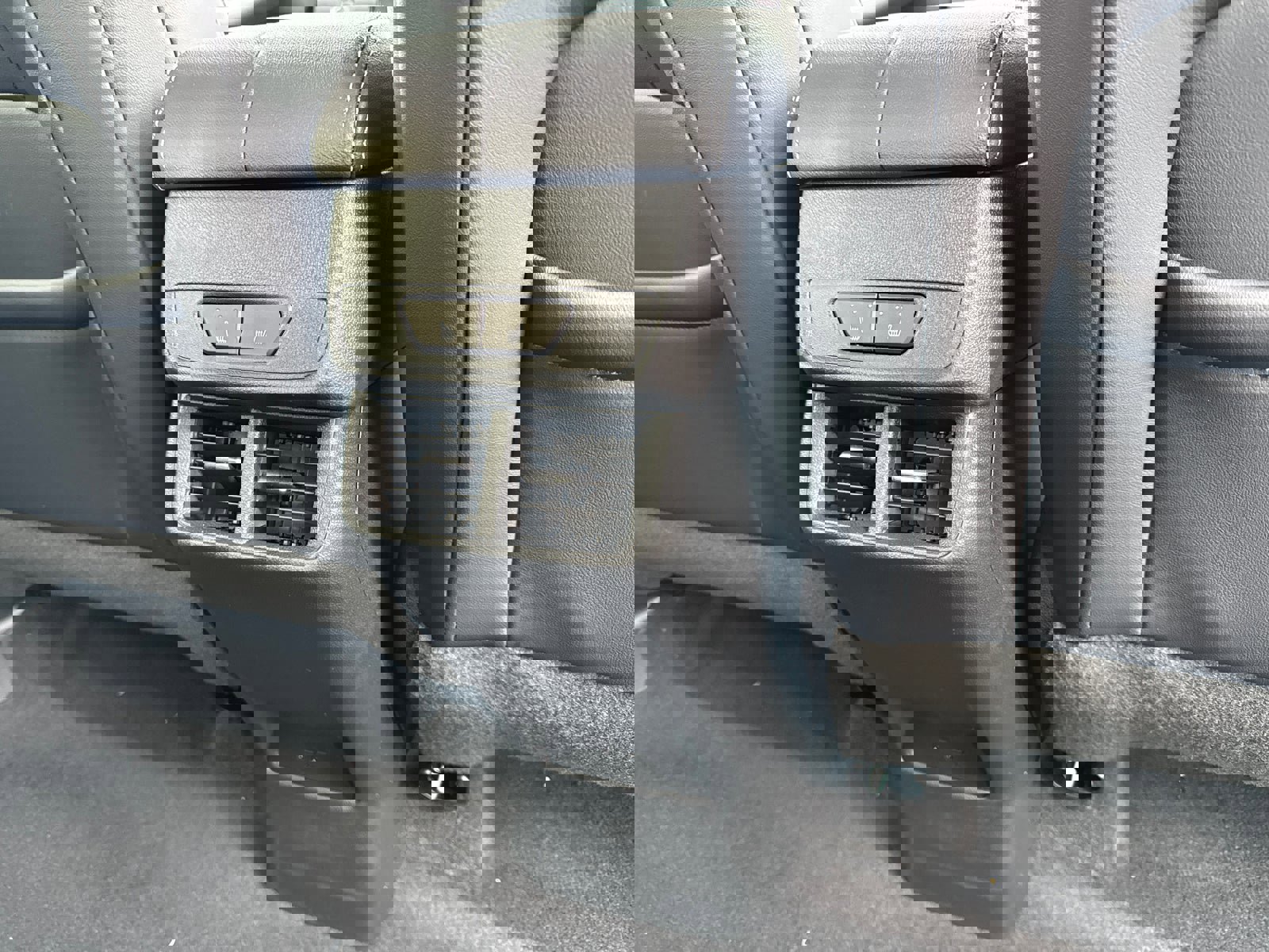 Used 2026 GMC Terrain Denali w/ LPO, Black Badging Package image 19