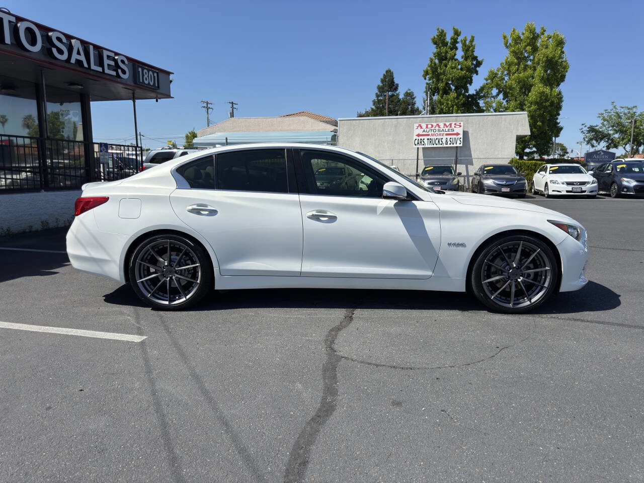 Used 2014 INFINITI Q50 Premium w/ Navigation Package RWD image 2