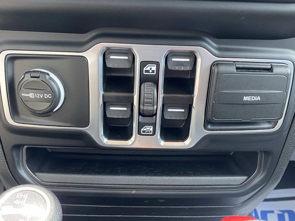 Used 2023 Jeep Gladiator Sport image 30