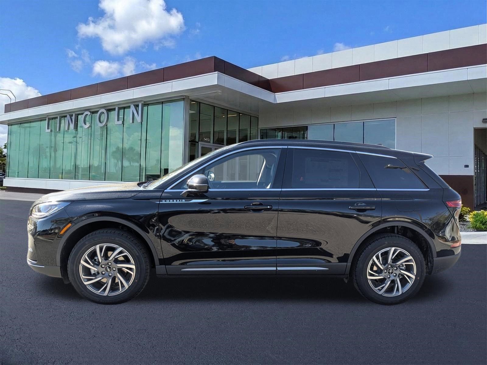 New 2026 Lincoln Corsair Premiere image 8