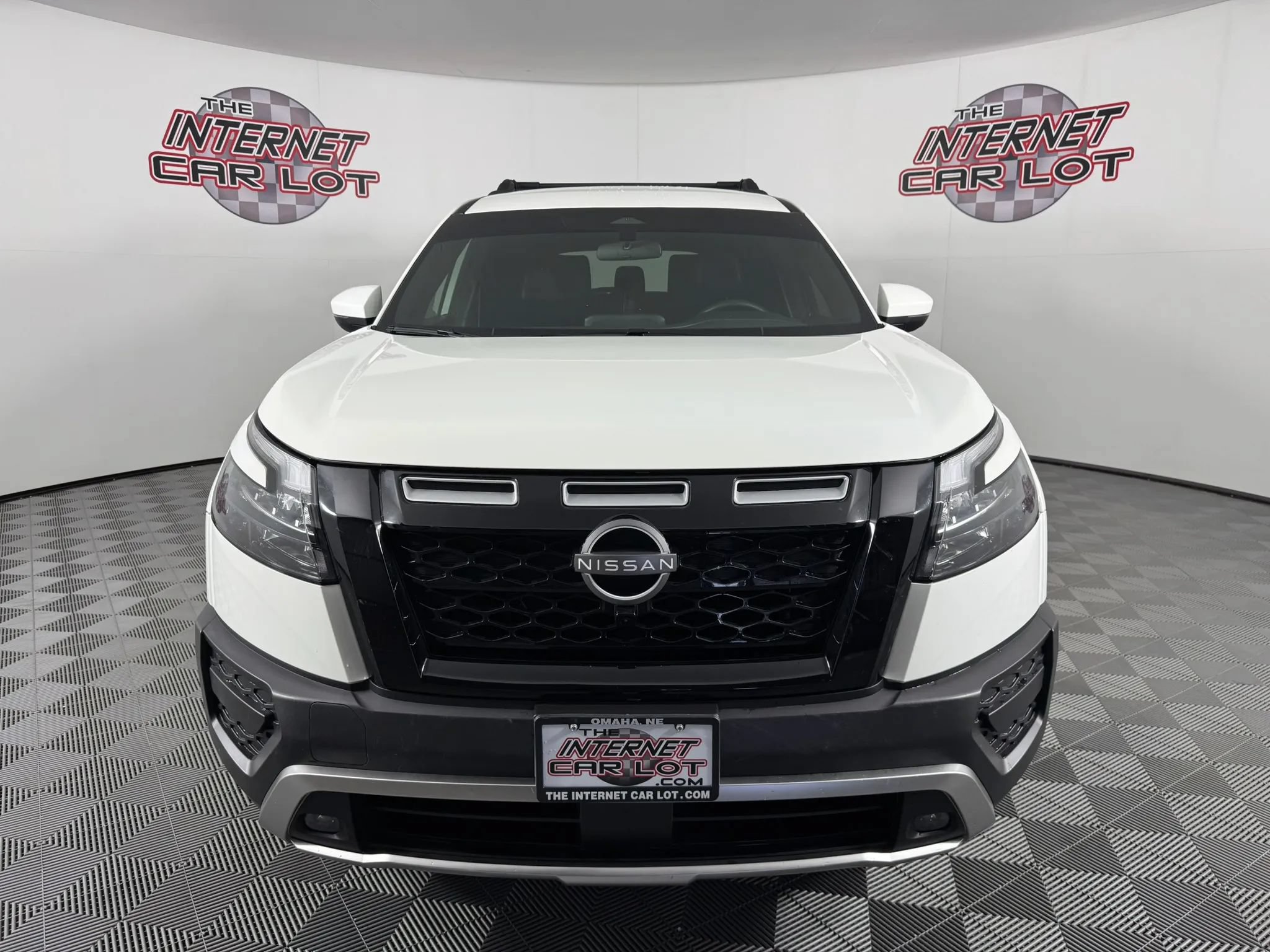 Used 2025 Nissan Pathfinder Rock Creek AWD/4WD image 2
