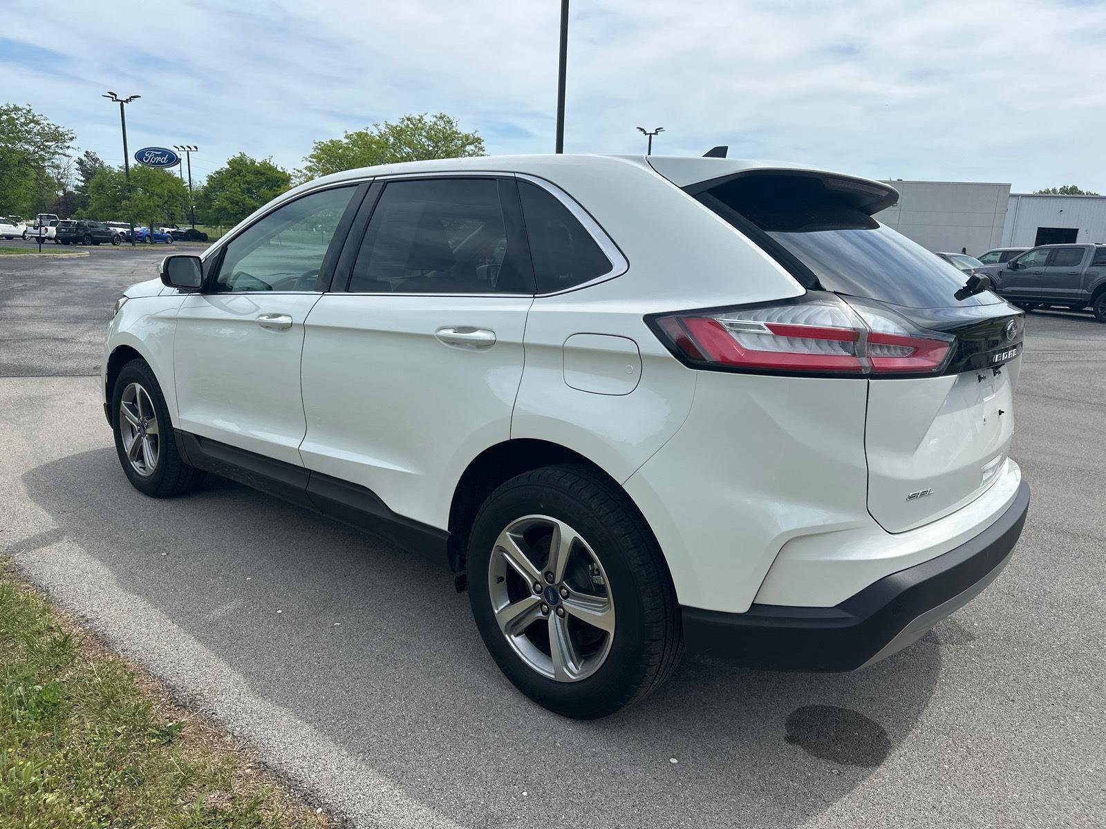 Certified 2022 Ford Edge SEL w/ Convenience Package AWD/4WD image 12