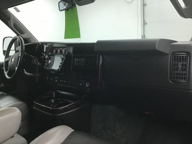 Used 2021 Chevrolet Express 3500 LS w/ Chrome Appearance Package image 42