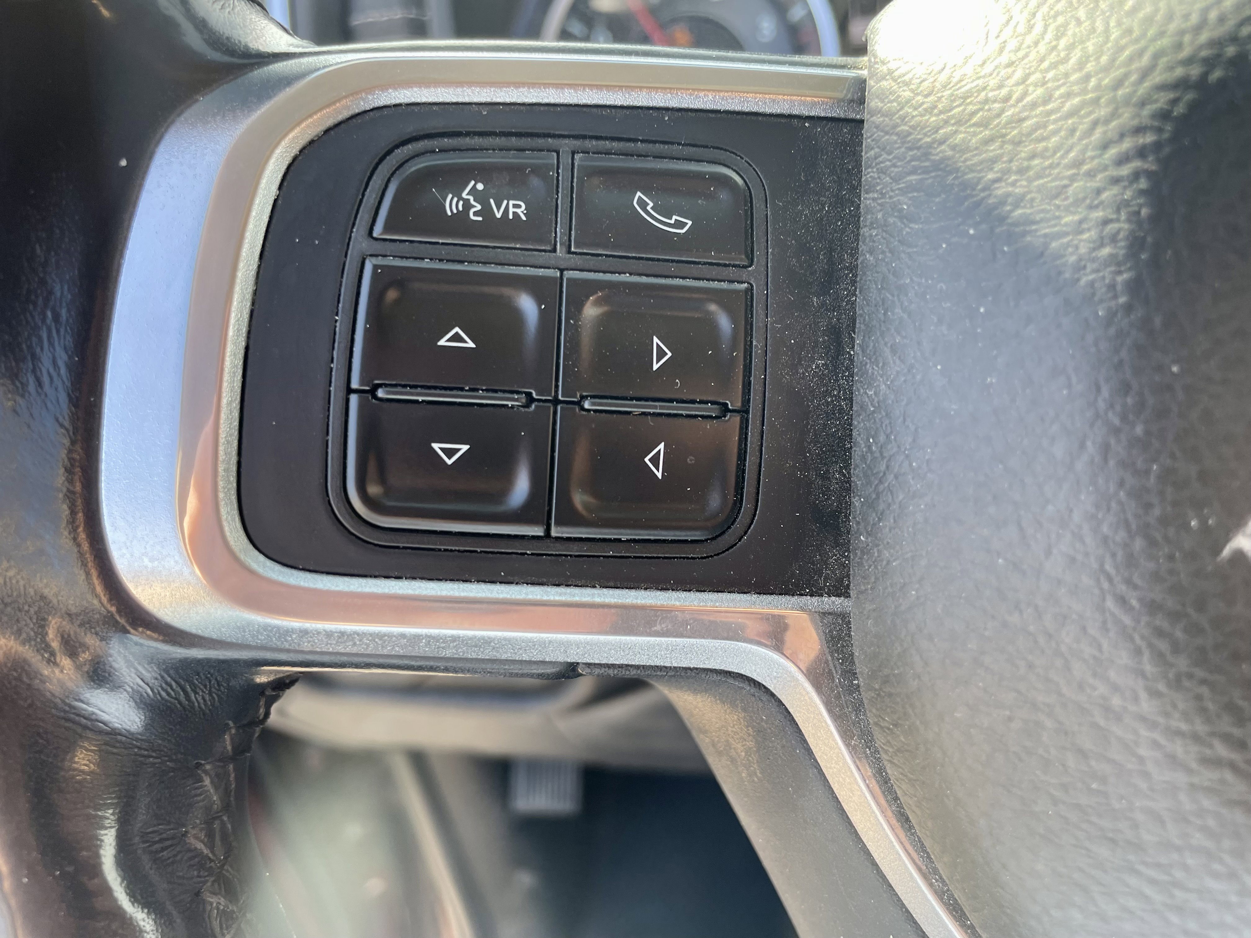 Used 2019 RAM 3500 Laramie AWD/4WD image 14