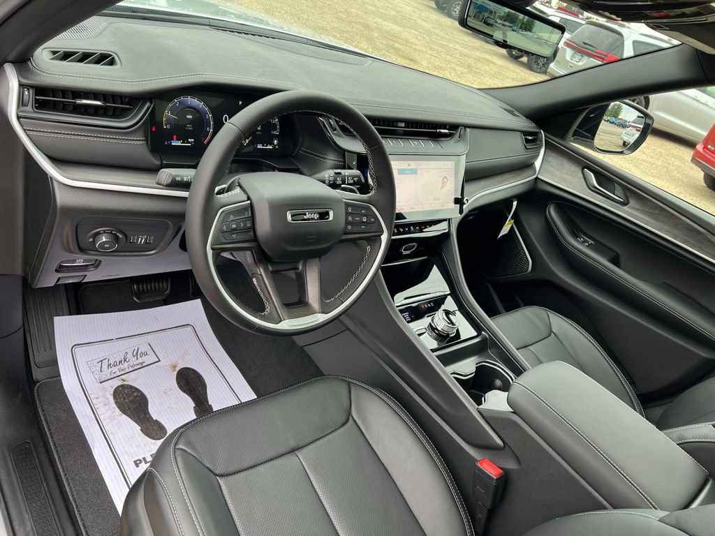 New 2026 Jeep Grand Cherokee L Limited AWD/4WD image 28