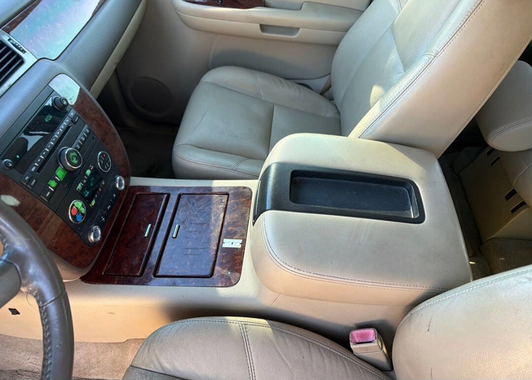 Used 2009 Chevrolet Tahoe LTZ RWD image 25