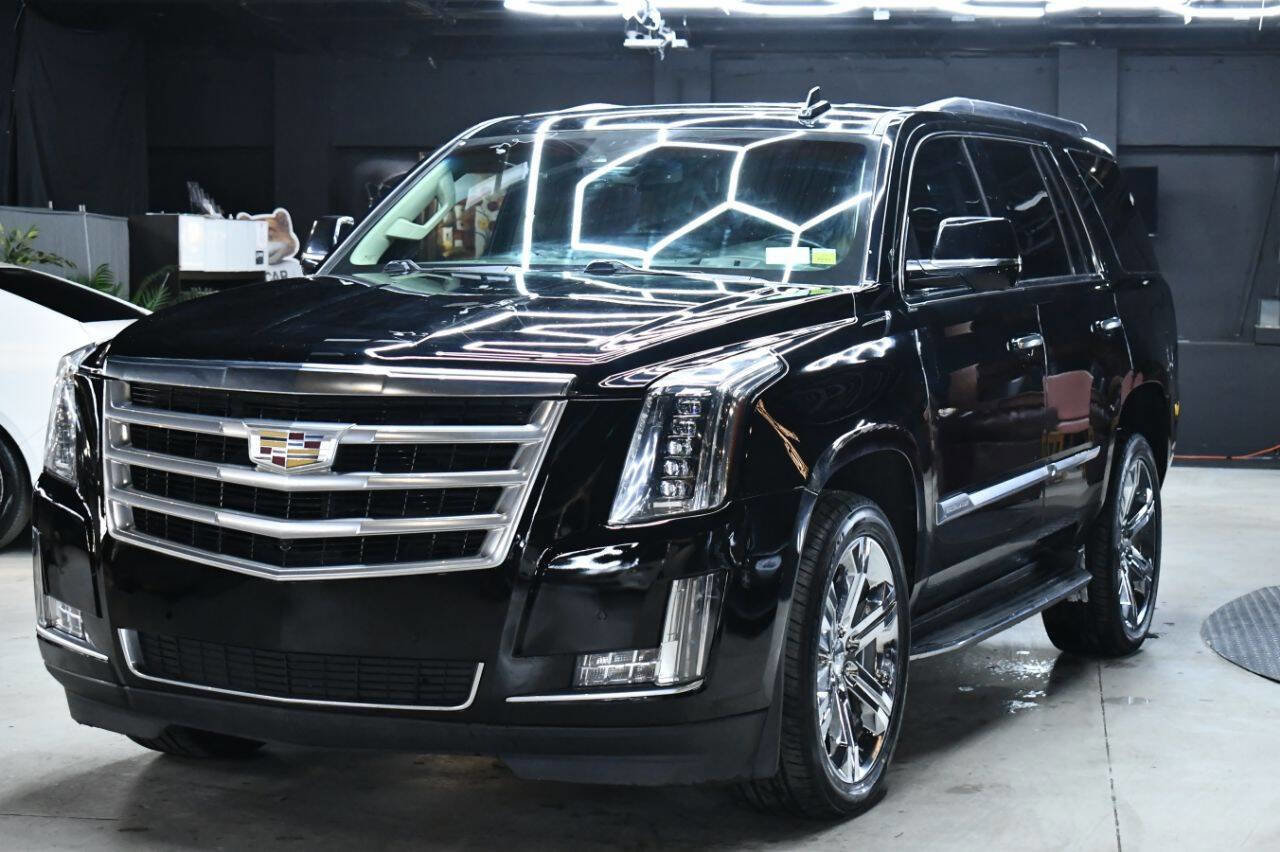 Used 2016 Cadillac Escalade Luxury image 5