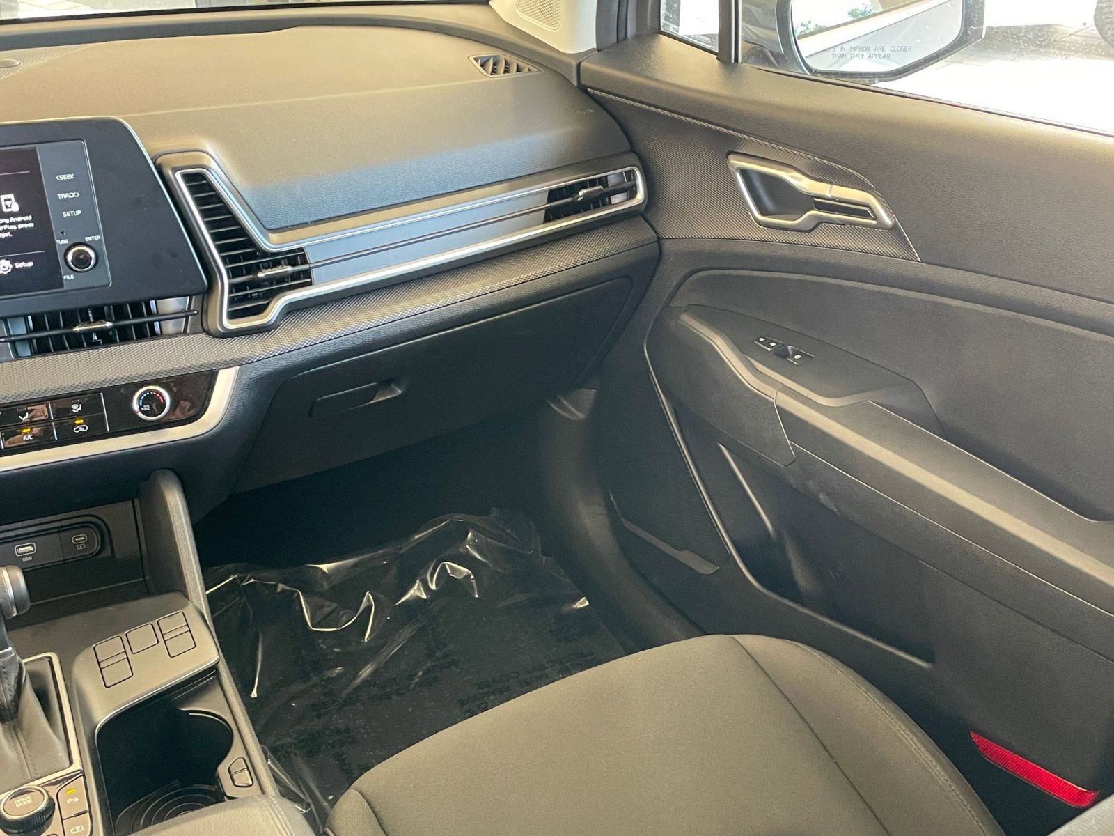 Used 2025 Kia Sportage LX image 35