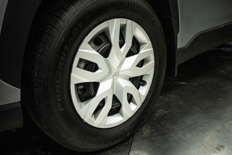 Used 2025 Toyota Corolla Cross L FWD image 3