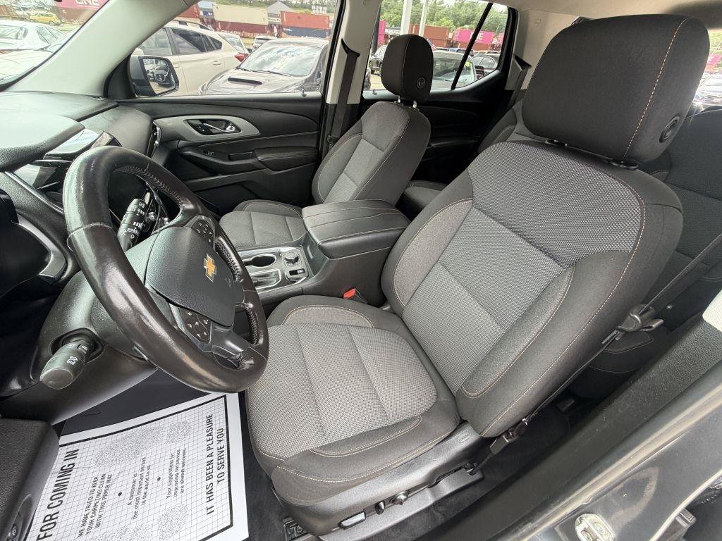 Used 2020 Chevrolet Traverse LT w/ Driver Confidence II Package AWD/4WD image 10